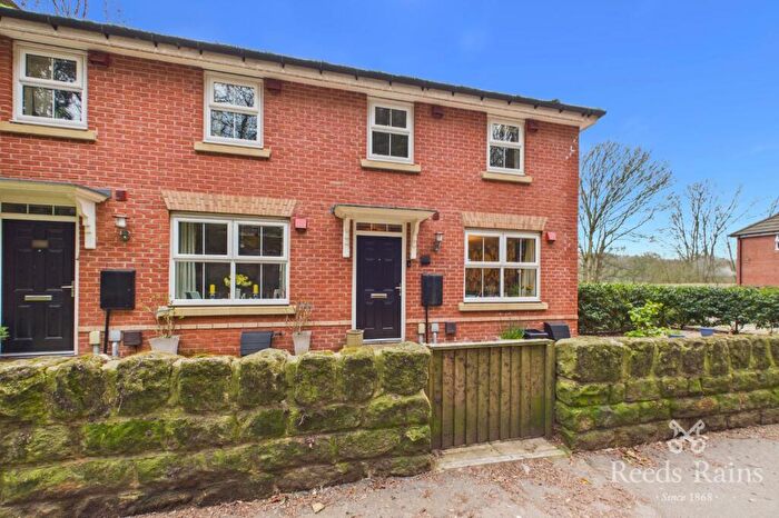 3 Bedroom End Of Terrace House For Sale In Main Road, Sheffield, S35