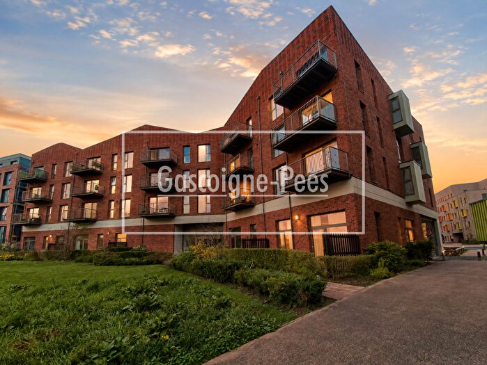 2 Bedroom Apartment To Rent In Walnut Tree Close, Guildford, GU1