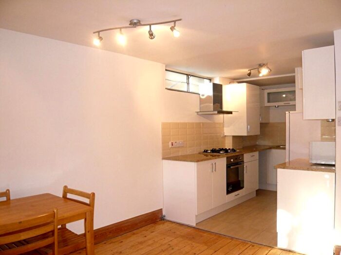 2 Bedroom Flat To Rent In Wellesley Road, Chiswick, London, W4