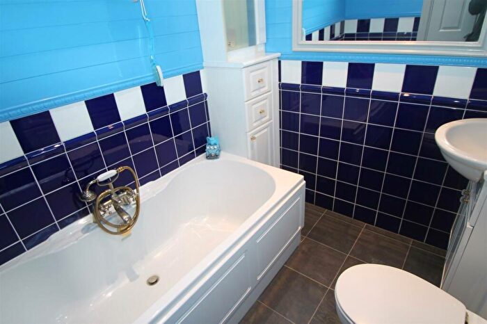 3 Bedroom Detached House For Sale In Balmoral Close, Halesowen, B62