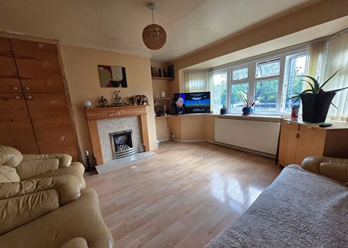 2 Bedroom Flat To Rent In Birmingham New Road, Wolverhampton, WV4