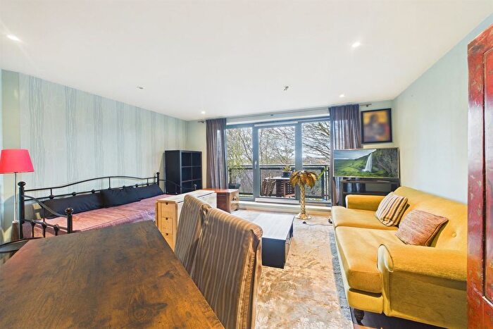 2 Bedroom Flat To Rent In Vista House, Colliers Wood, SW19
