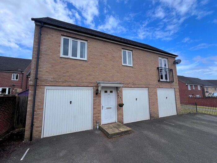 2 Bedroom Flat To Rent In Jacksons Road, Hedge End, Southampton, SO30