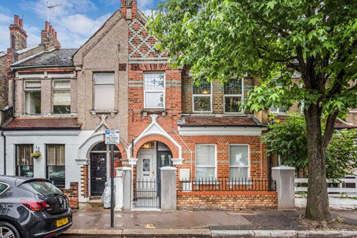 2 Bedroom Flat To Rent In Devonshire Road, London, E17