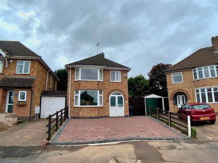 3 Bedroom Link Detached House To Rent In Barngate Close, Leicester, LE4