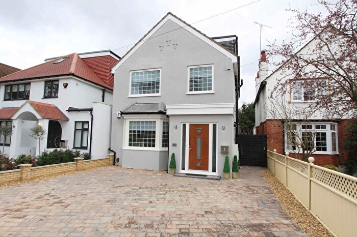 2 Bedroom Flat To Rent In Cannon Lane, Pinner, HA5