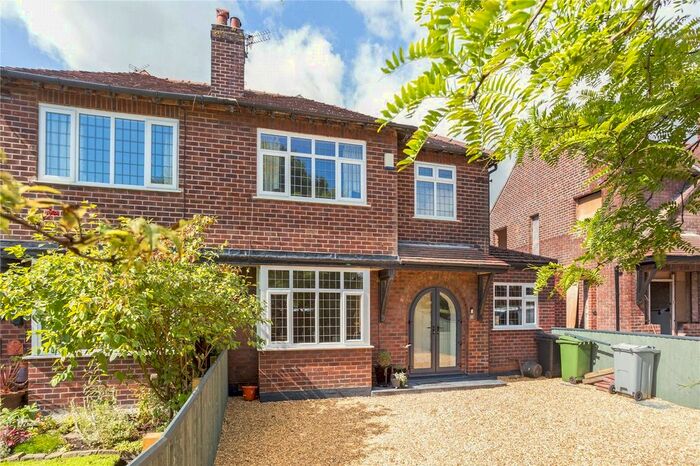 3 Bedroom Semi-Detached House For Sale In Manchester Road, Knutsford, Cheshire, WA16