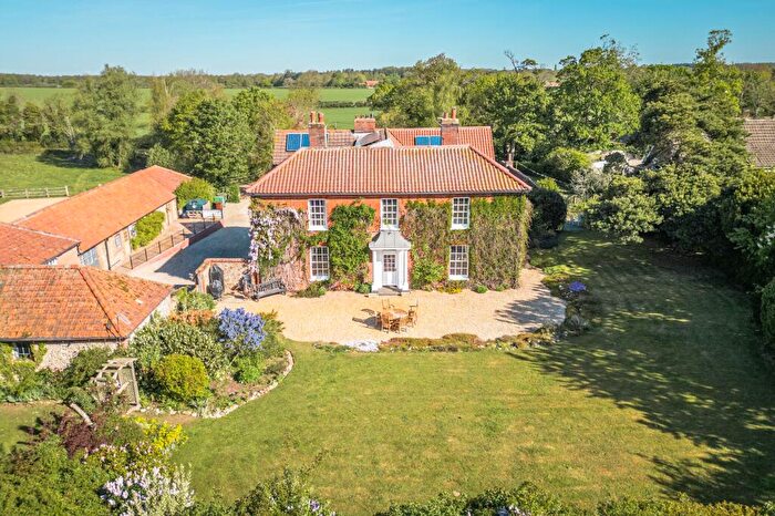 7 Bedroom Detached House For Sale In Elegant Georgian Living With Income Potential, Generous Space, And Flexible Countryside Lifestyle In Helhoughton, NR21
