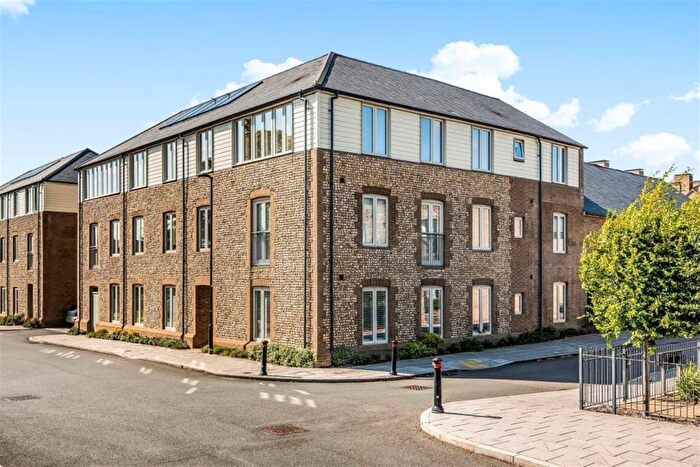 2 Bedroom Flat To Rent In Mcneil House, Charlotte Avenue, Rousillon Park, Chichester, West Sussex, PO19