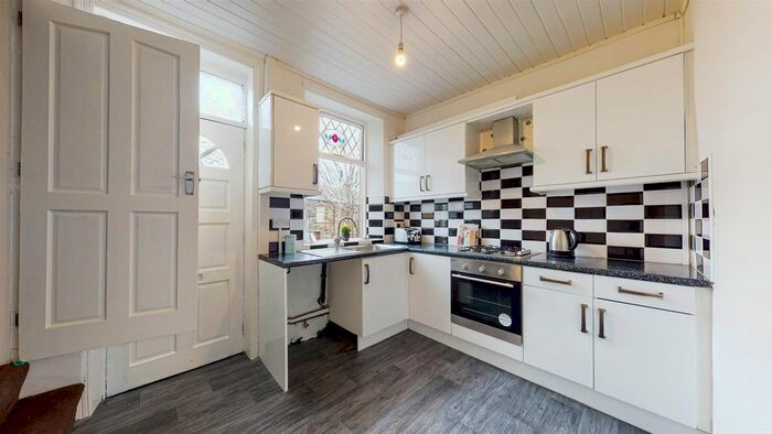 4 Bedroom Terraced House To Rent In Harlow Road, Great Horton, Bradford, BD7