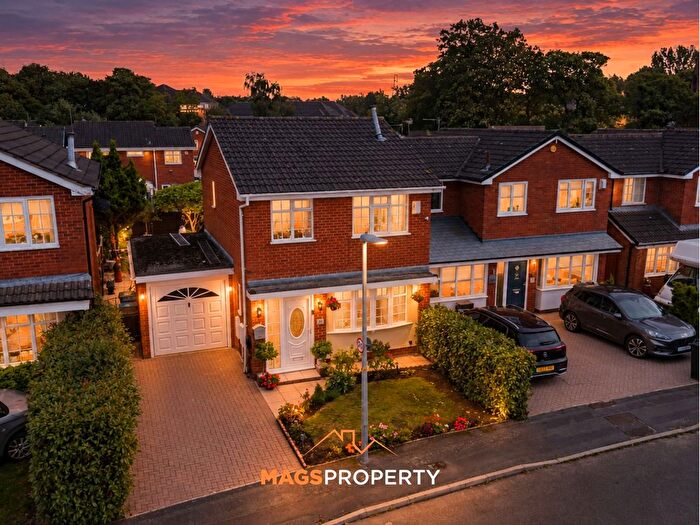 3 Bedroom Detached House For Sale In Addingham Avenue, Widnes, WA8