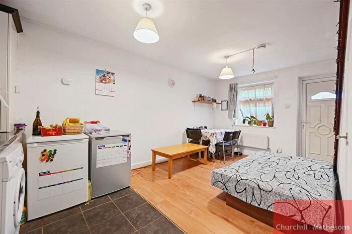 1 Bedroom Property To Rent In Sycamore Avenue, London, W5