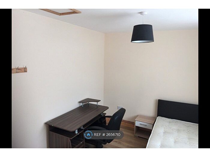 5 Bedroom Semi-Detached House To Rent In Freeburn Causeway, Coventry, CV4