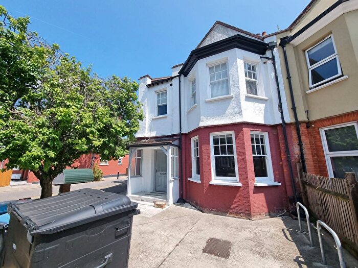 1 Bedroom Studio To Rent In Palmerston Road, London, N22