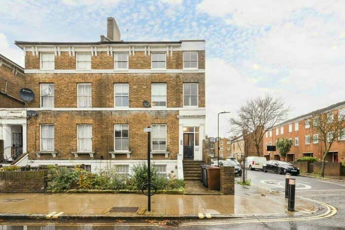 2 Bedroom Flat To Rent In Richmond Road, London Fields, E8