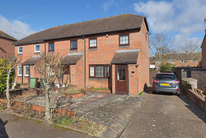 2 Bedroom End Of Terrace House For Sale In Bishops Close, Nettlestead, ME18