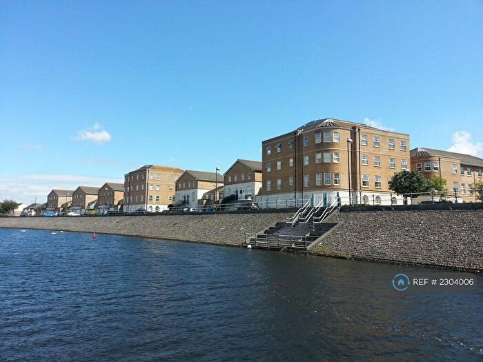 2 Bedroom Flat To Rent In John Batchelor Way, Penarth, CF64