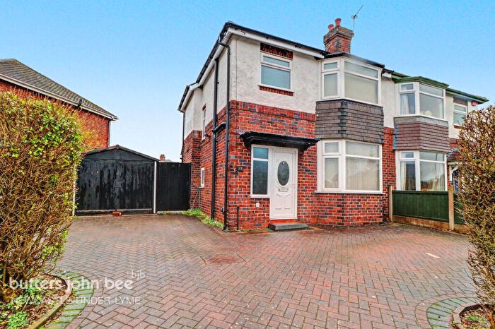 3 Bedroom Semi Detached House To Rent In Cloverdale Road, Newcastle, ST5