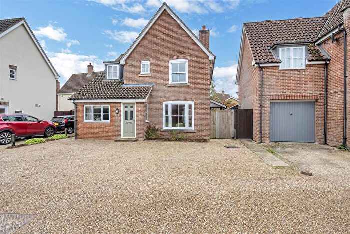 4 Bedroom Detached House For Sale In Gardeners Walk, Elmswell, IP30