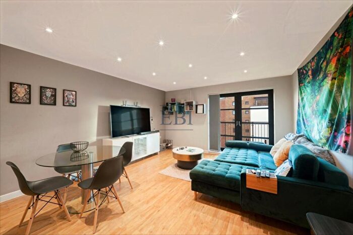 2 Bedroom Apartment For Sale In Zenith House, Commercial Road, Limehouse, E14