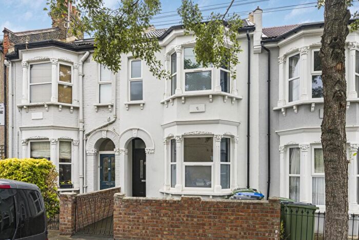 4 Bedroom Terraced House To Rent In Delafield Road, SE7