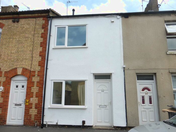 4 Bedroom House To Rent In Whitsed Street, Peterborough, PE1