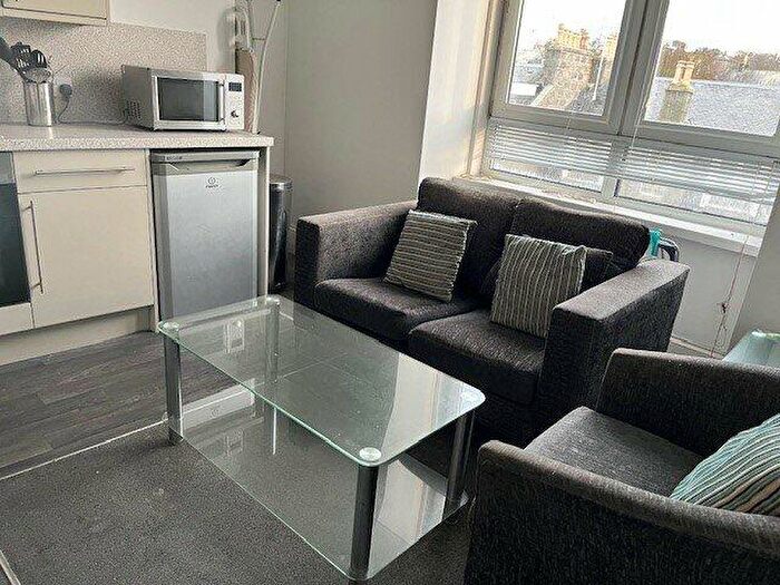 2 Bedroom Flat To Rent In Walker Road, Torry, Aberdeen, AB11