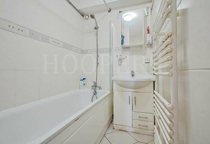 2 Bedroom Flat For Sale In Ainsworth Close, London, NW2