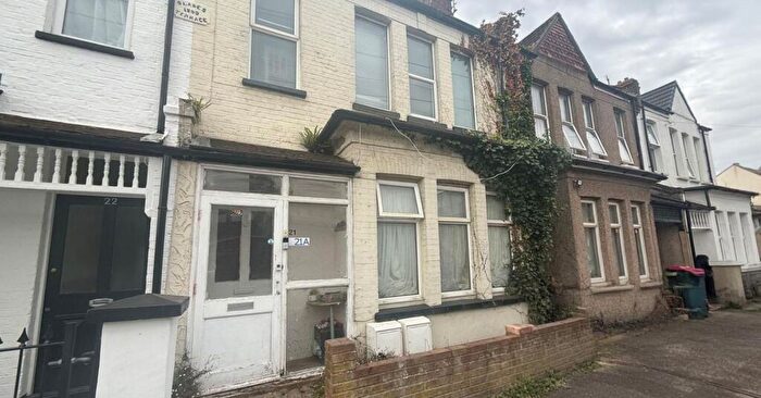 1 Bedroom Flat For Sale In Beresford Road, Southend-on-Sea, Essex, SS1