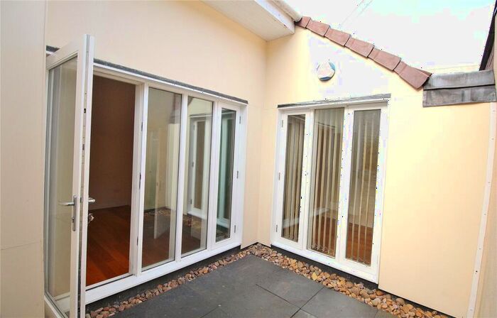 2 Bedroom Apartment To Rent In Quarry Steps, Worrall Road, Clifton, Bristol, BS8