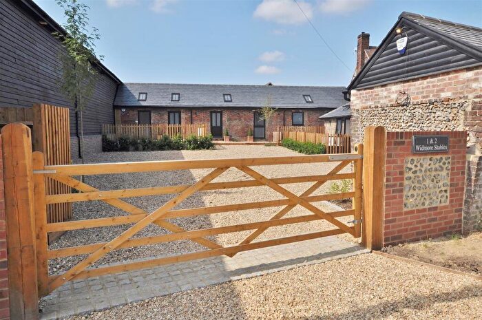 2 Bedroom Cottage To Rent In Bradden Lane, Gaddesden Row, HP2