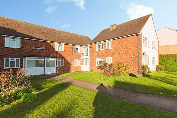 2 Bedroom Flat For Sale In Clayton Road, Chessington, KT9