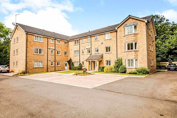 2 Bedroom Apartment To Rent In Kings Mill Lane, Huddersfield, West Yorkshire, HD1