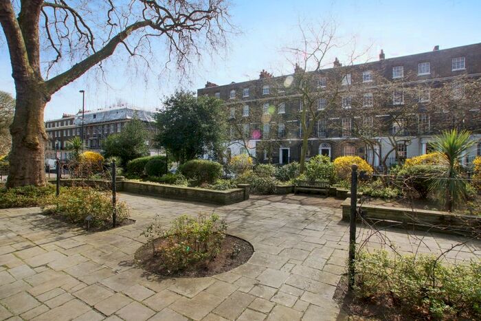 2 Bedroom Flat To Rent In Canonbury Square, London, N1