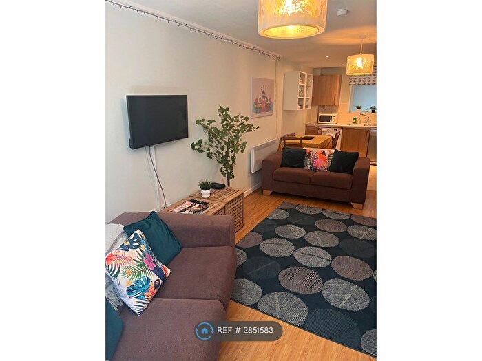 3 Bedroom Flat To Rent In Fleet Street, Brighton, BN1