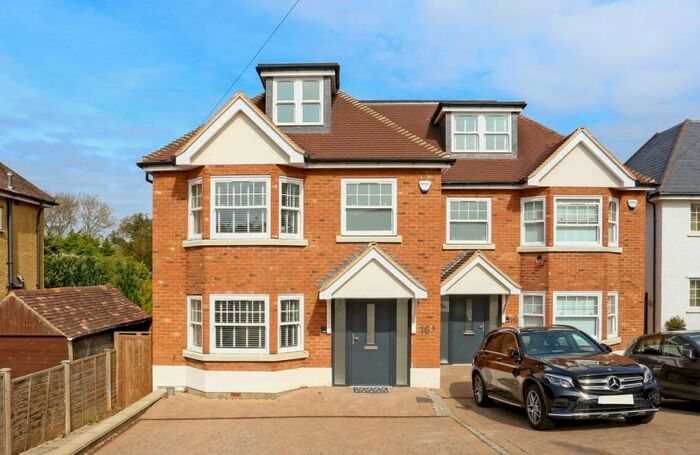 4 Bedroom Semi-Detached House To Rent In Mile House Lane St Albans, AL1