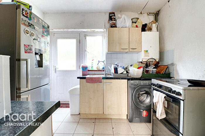 3 Bedroom End Of Terrace House For Sale In Margery Road, Dagenham, RM8