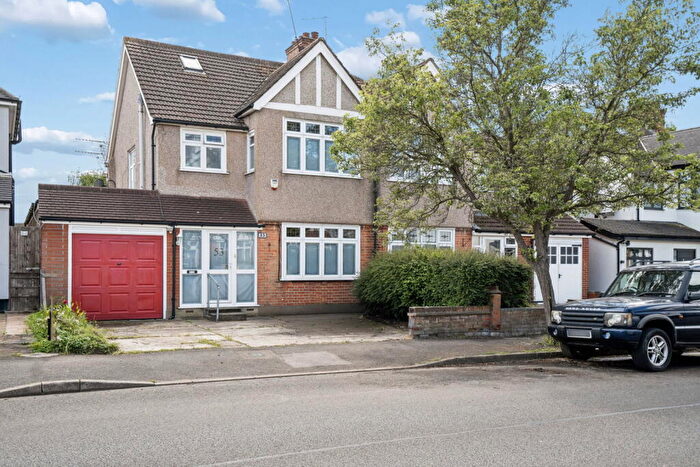 4 Bedroom Semi-Detached House For Sale In Kingsfield Avenue, Harrow, HA2