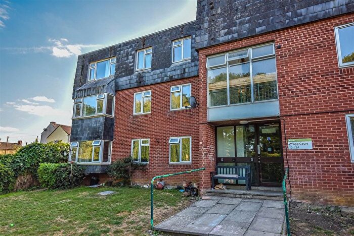 2 Bedroom Flat For Sale In Wragg Court, Cam, GL11