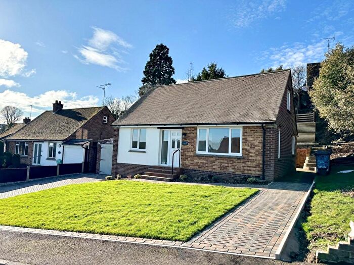 4 Bedroom Bungalow To Rent In Lindsey Close, Bishop's Stortford, CM23