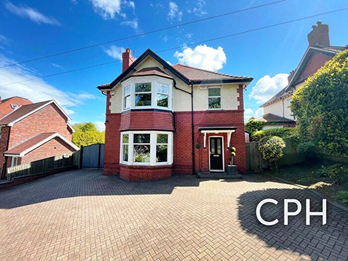 4 Bedroom Detached House For Sale In Stepney Drive, Scarborough, YO12