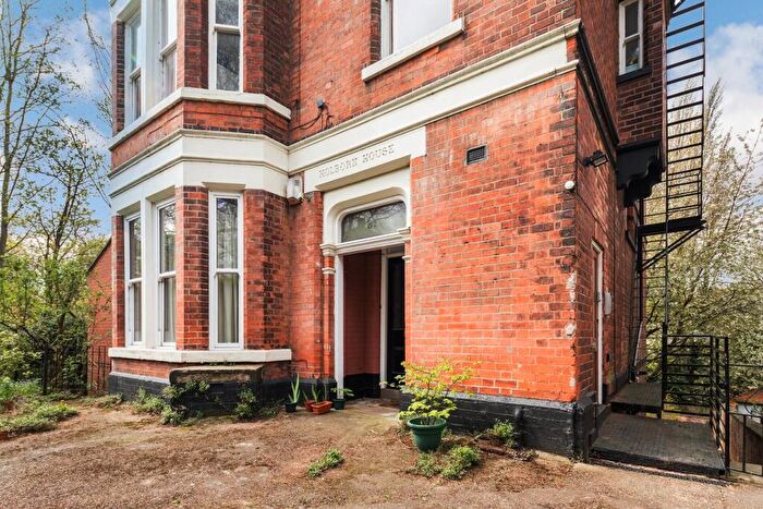 2 Bedroom Flat For Sale In Waterloo Crescent, Nottingham, Nottinghamshire, NG7