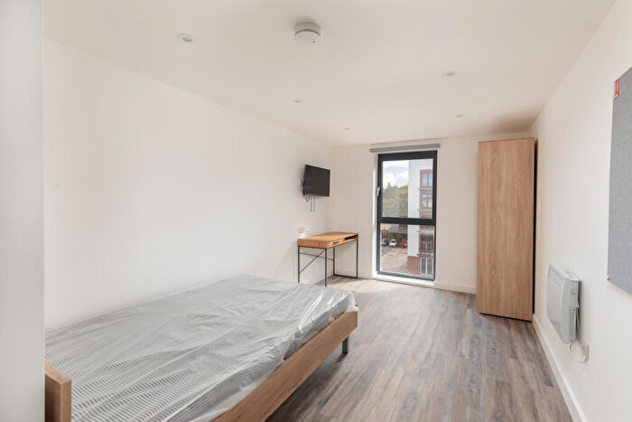 1 Bedroom Flat To Rent In Paintworks, Bristol, BS4