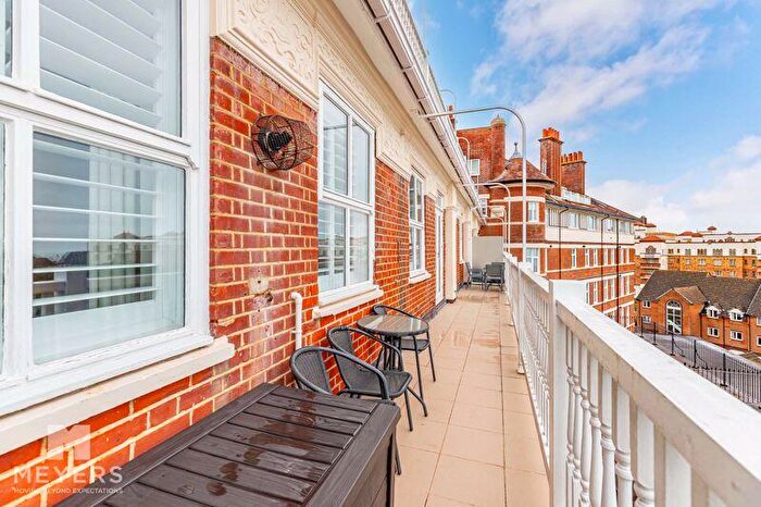 2 Bedroom Flat To Rent In Burlington Mansions, Owls Road, Bournemouth, BH5