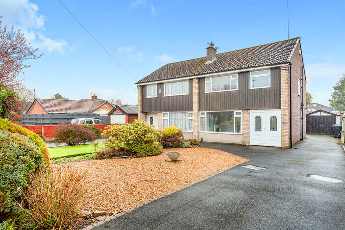 3 Bedroom Semi-Detached House To Rent In Coniston Drive, Walton-Le-Dale, Preston, PR5