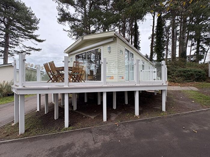 2 Bedroom Park Home For Sale In Napier Road, Poole, BH15