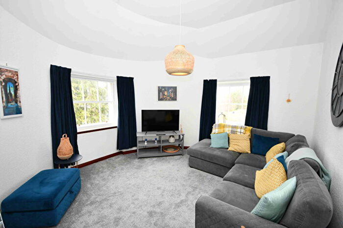2 Bedroom Flat To Rent In Crown Avenue, Inverness, IV2