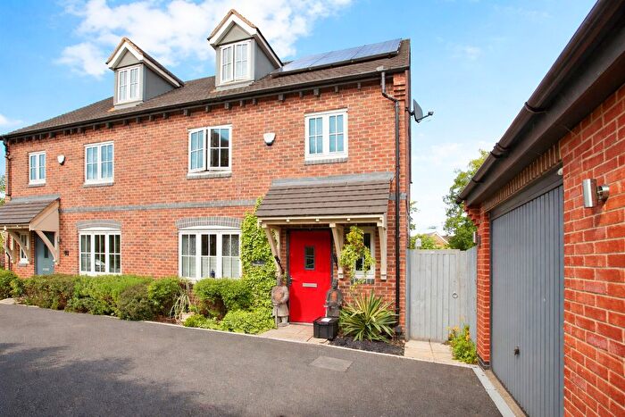 4 Bedroom Semi-Detached House For Sale In Millers Road, Welford, Northampton, NN6