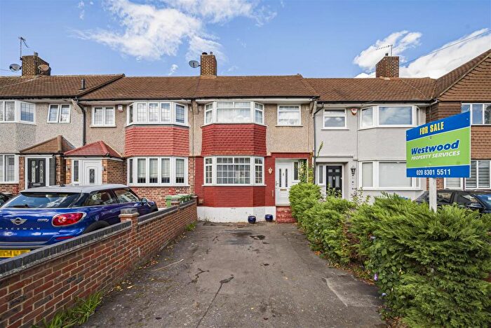 3 Bedroom Terraced House For Sale In Rosebery Avenue, Sidcup, DA15