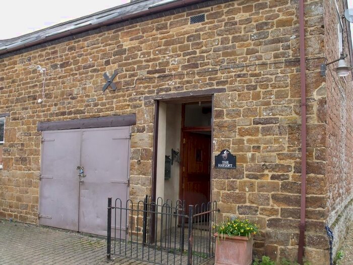 1 Bedroom Flat To Rent In Church Street, Byfield, NN11